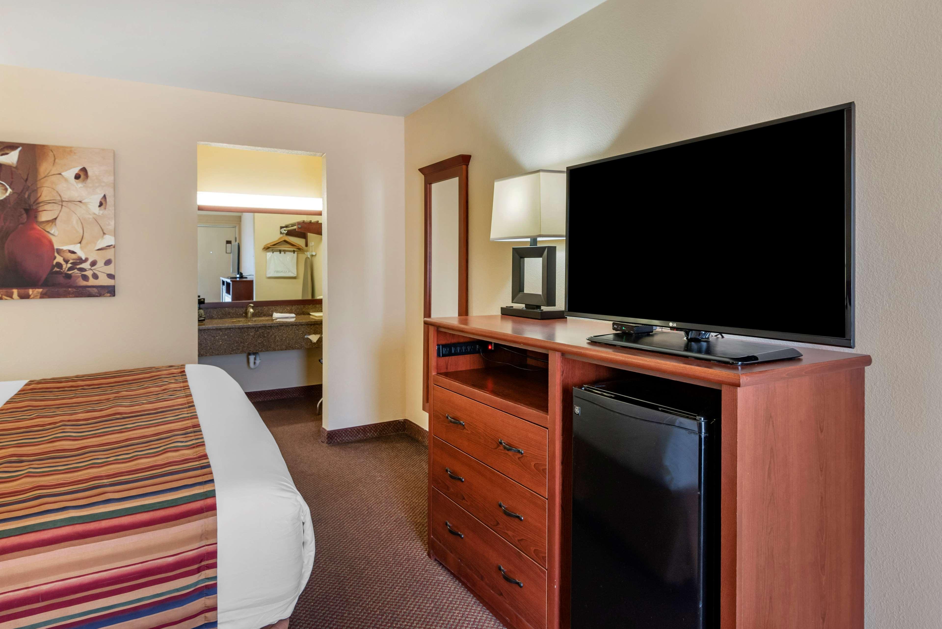 Best Western Sherwood Inn Clarksville Екстер'єр фото