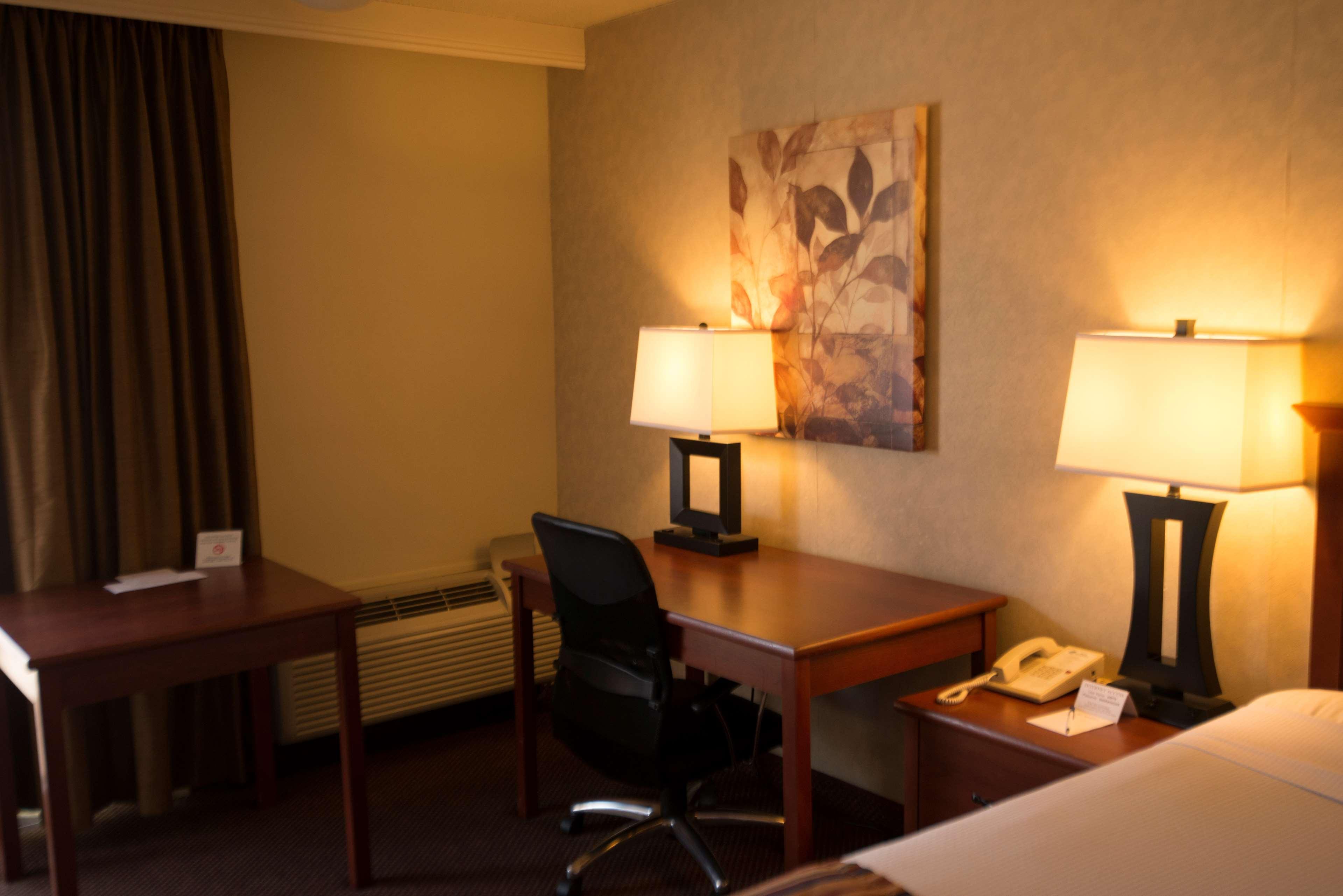 Best Western Sherwood Inn Clarksville Екстер'єр фото