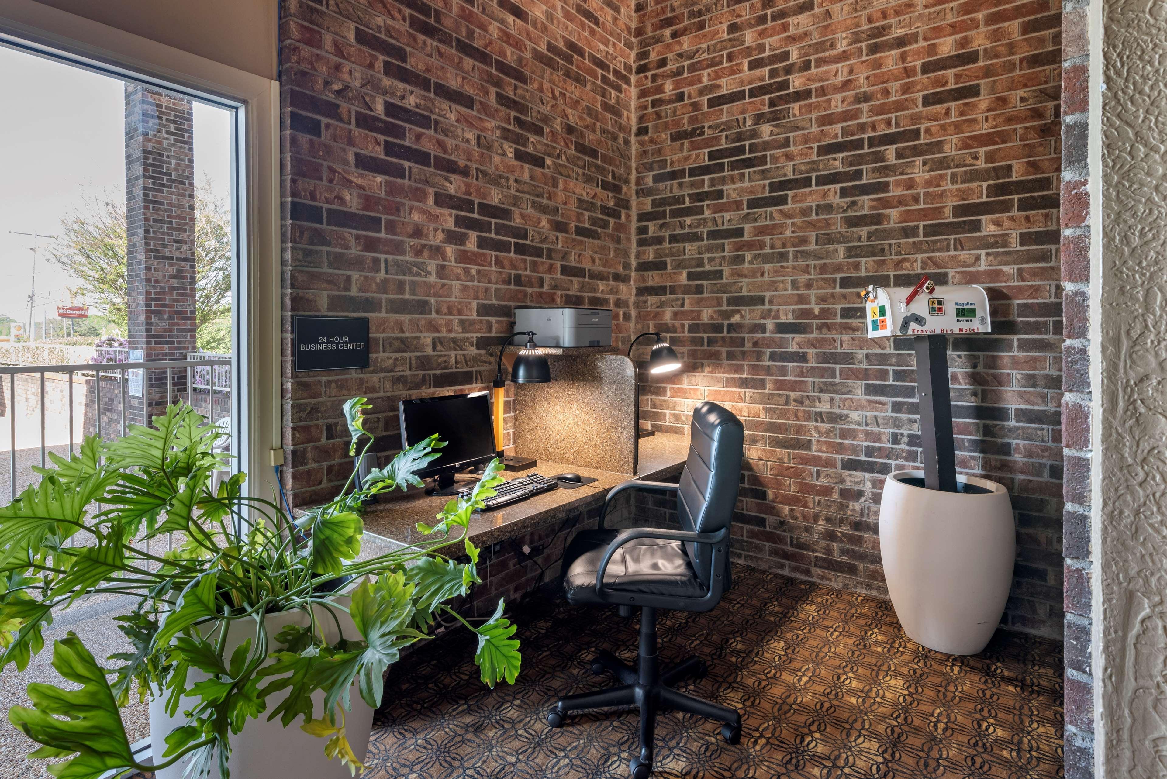 Best Western Sherwood Inn Clarksville Екстер'єр фото