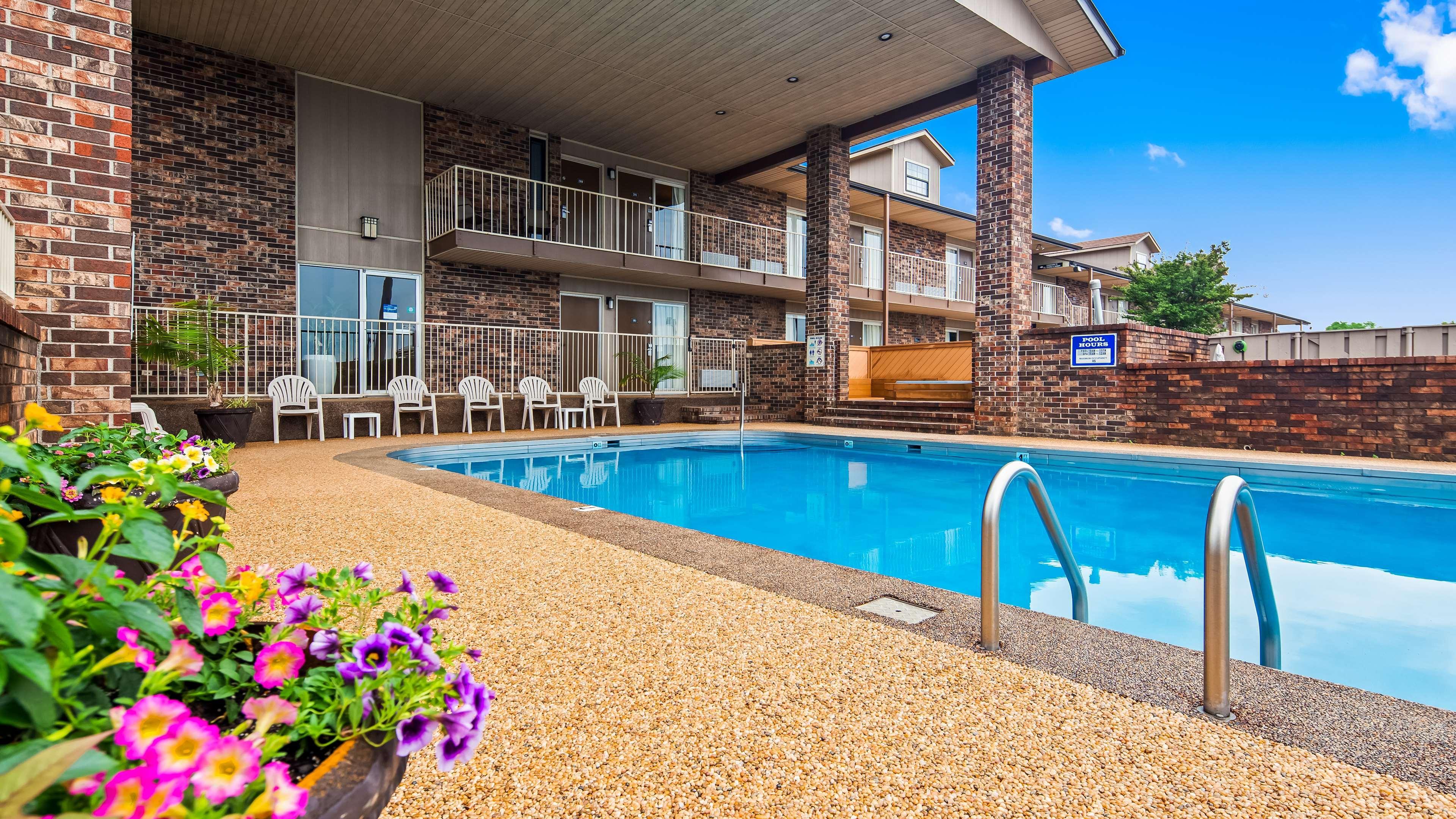 Best Western Sherwood Inn Clarksville Екстер'єр фото